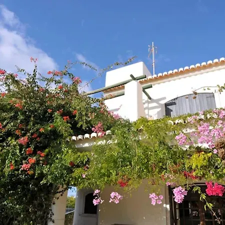 Casa Gondi - Right By Gale - Large Lush Gardens Villa Albufeira