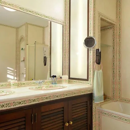 Casa Gondi - Right By Gale - Large Lush Gardens Villa