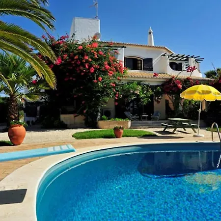 Casa Gondi - Right By Gale - Large Lush Gardens Villa Albufeira