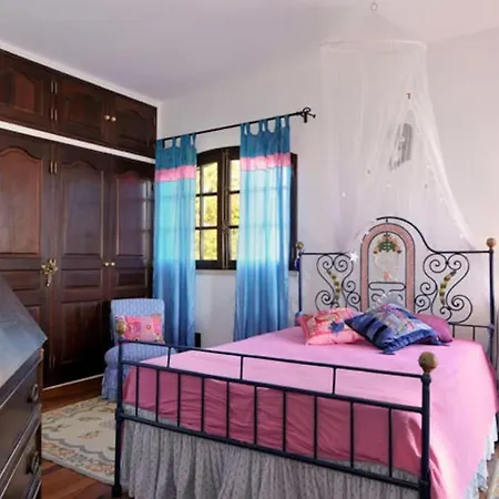 Casa Gondi - Right By Gale - Large Lush Gardens *